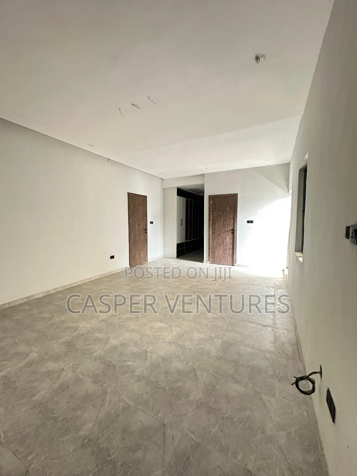 4bdrm Duplex in Laroi, Ikate for sale in Ikate