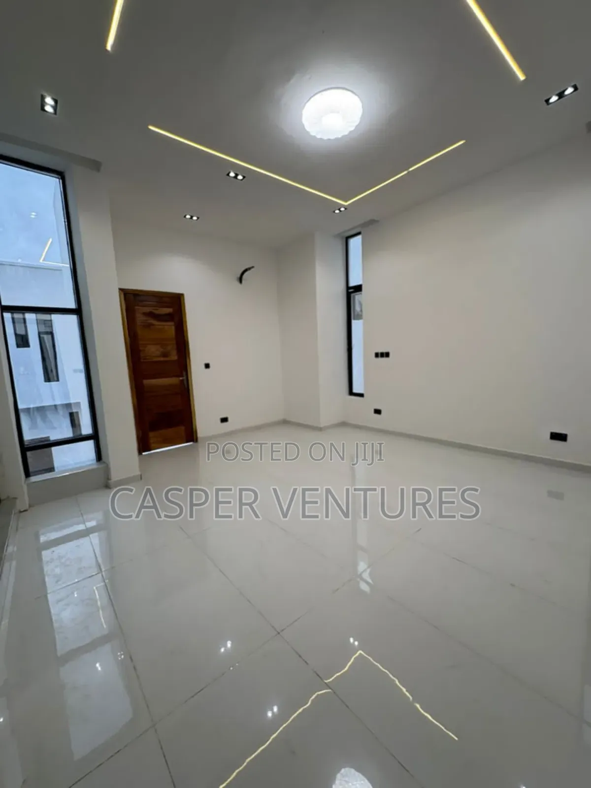 4bdrm Duplex in Lekki County, Ikota for sale in Ikota