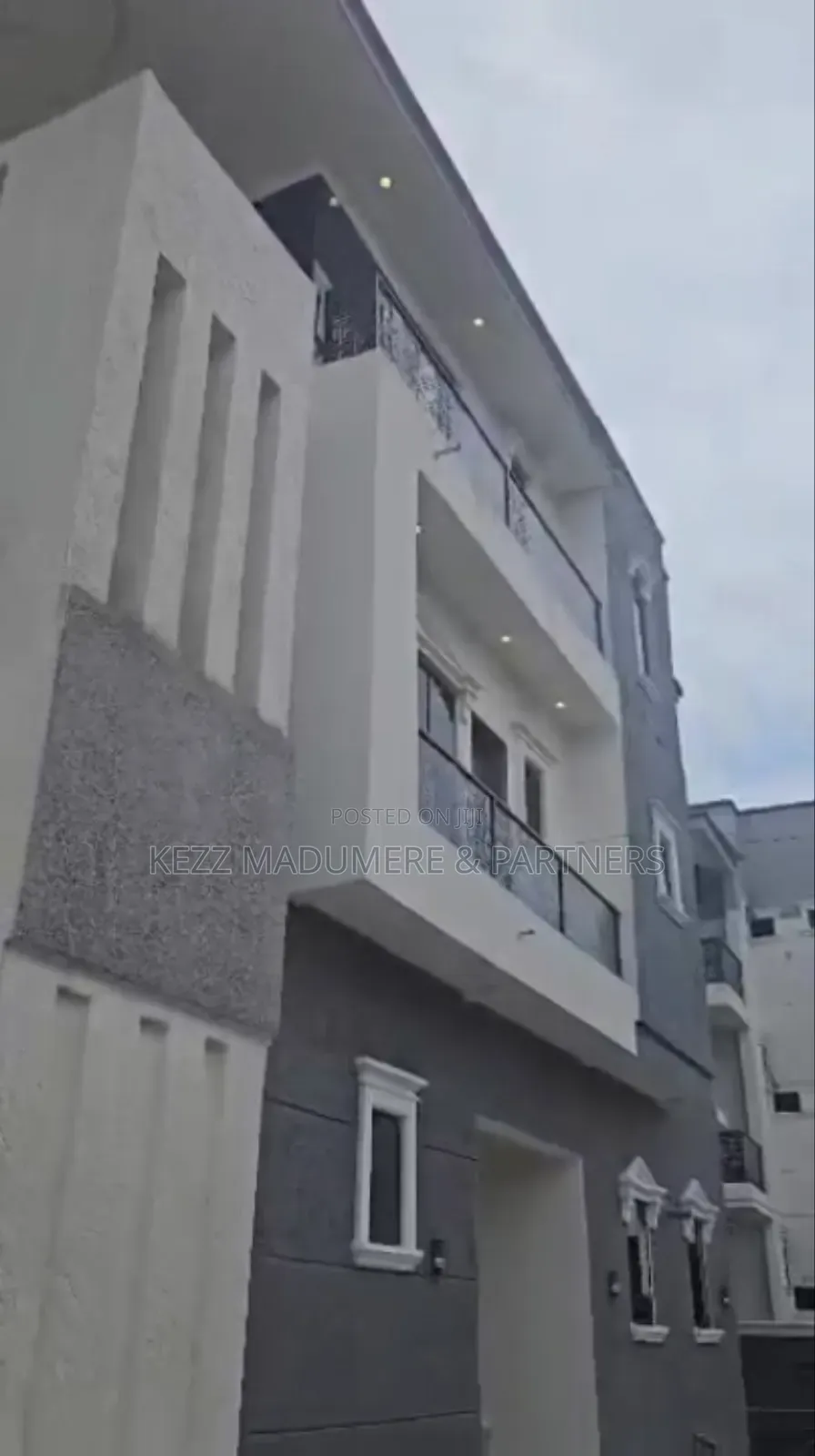 9bdrm Duplex in Udenwa Exclusive for sale in Owerri