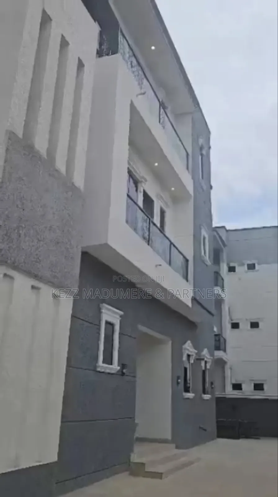 9bdrm Duplex in Udenwa Exclusive for sale in Owerri