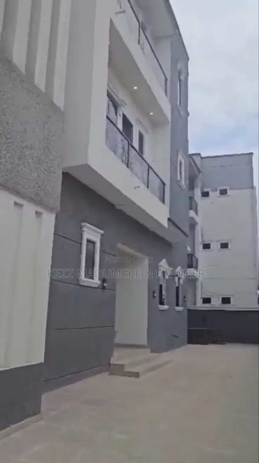 9bdrm Duplex in Udenwa Exclusive for sale in Owerri