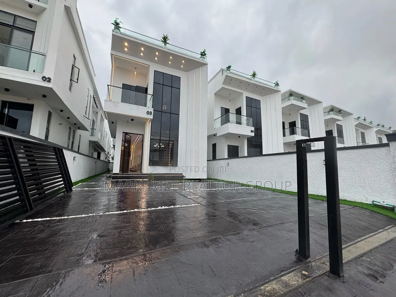 5bdrm Duplex in Chevron Lekki Lagos for sale in Chevron