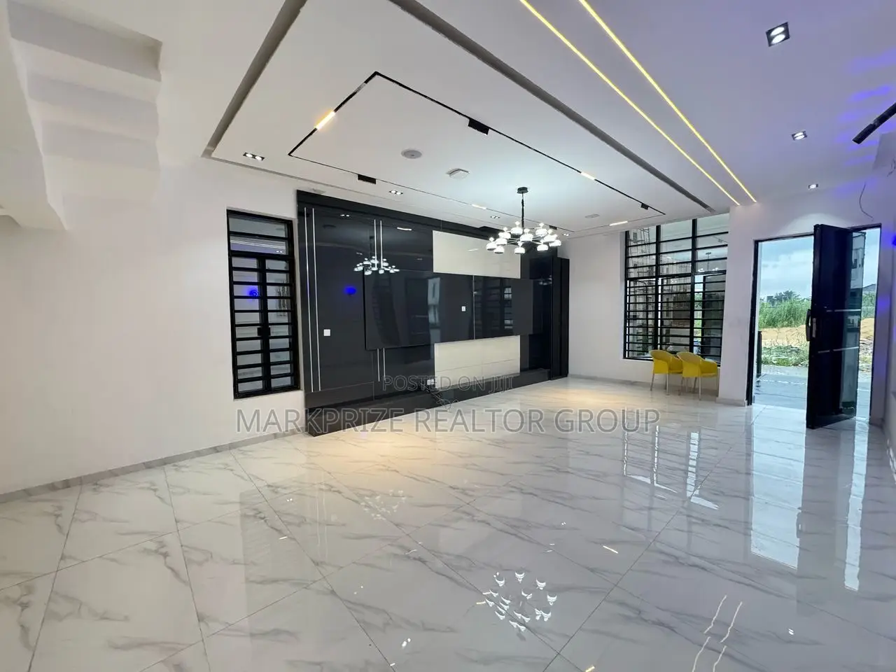 5bdrm Duplex in Chevron Lekki Lagos for sale in Chevron