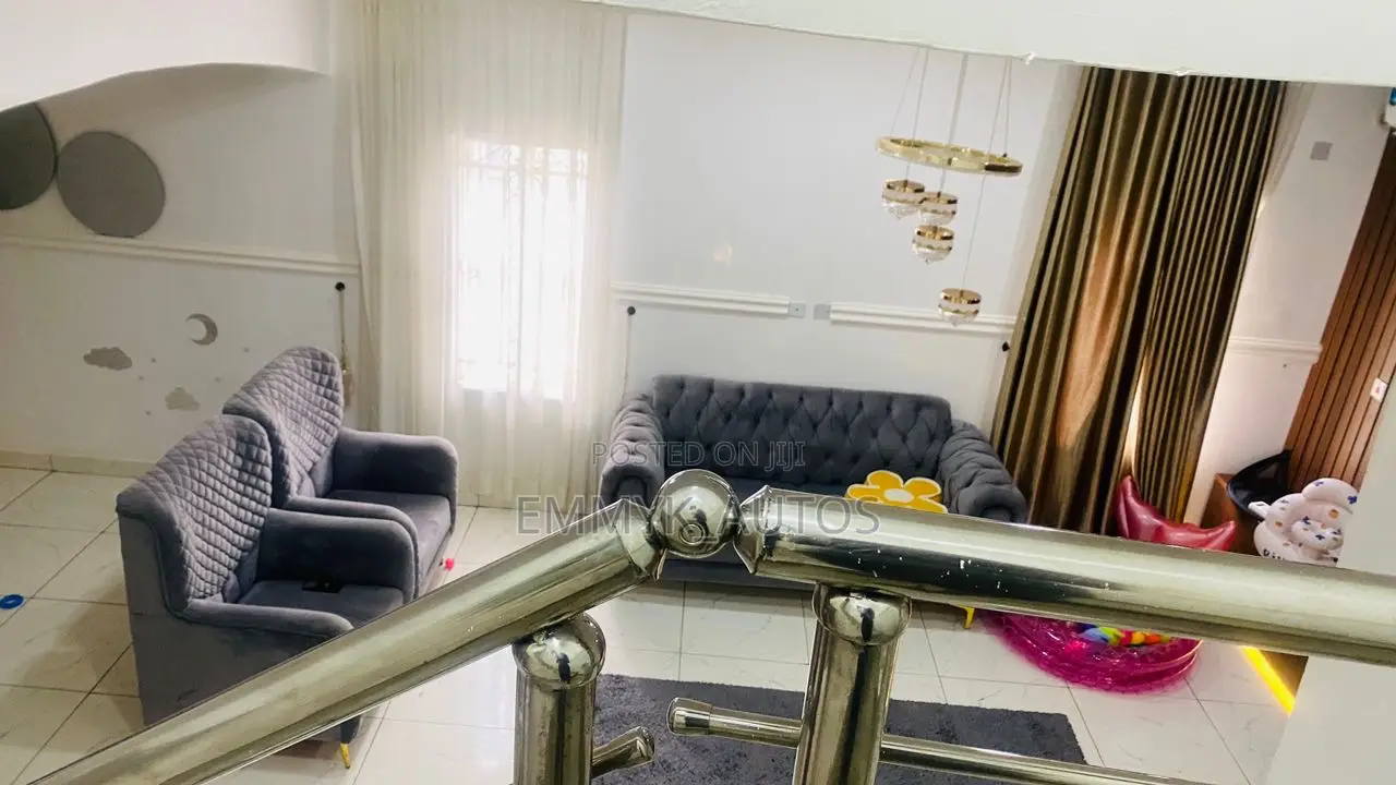 Furnished 4bdrm Duplex in FHA for sale in FHA