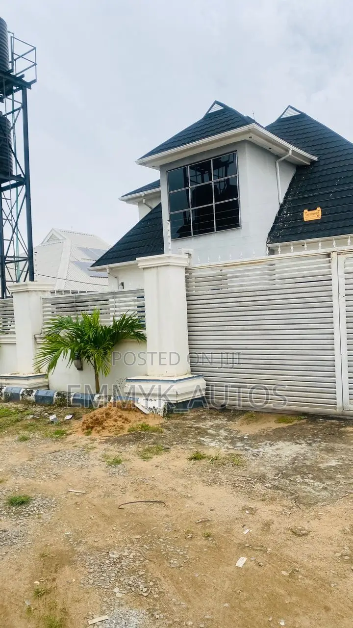 Furnished 4bdrm Duplex in FHA for sale in FHA