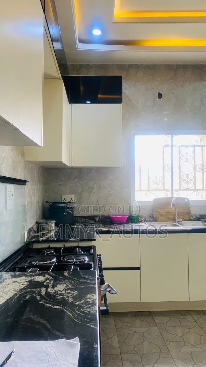 Furnished 4bdrm Duplex in FHA for sale in FHA