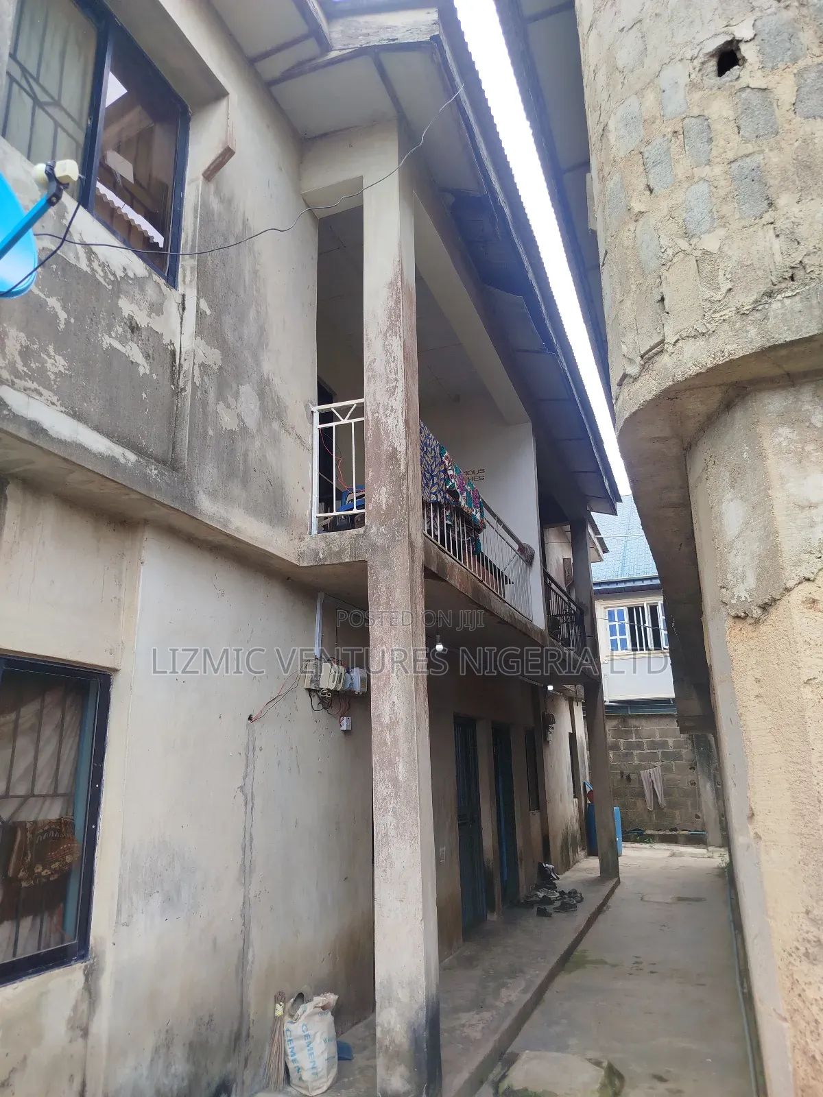 3bdrm Block of Flats in Isuti Road, Ikotun / Ikotun/Igando for sale in Ikotun / Ikotun/Igando