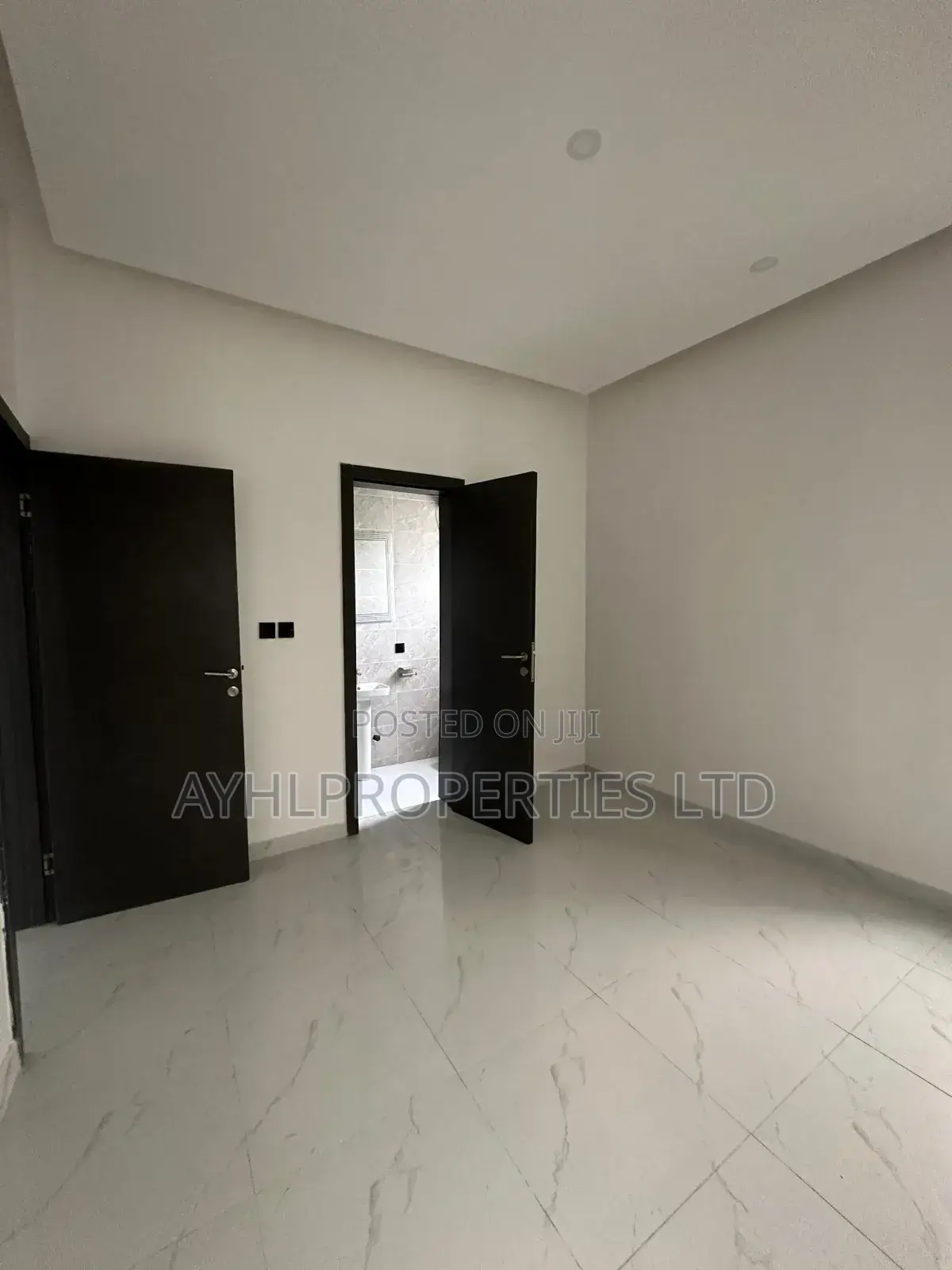 5bdrm Duplex in Private Property, Old Ikoyi for sale in Old Ikoyi