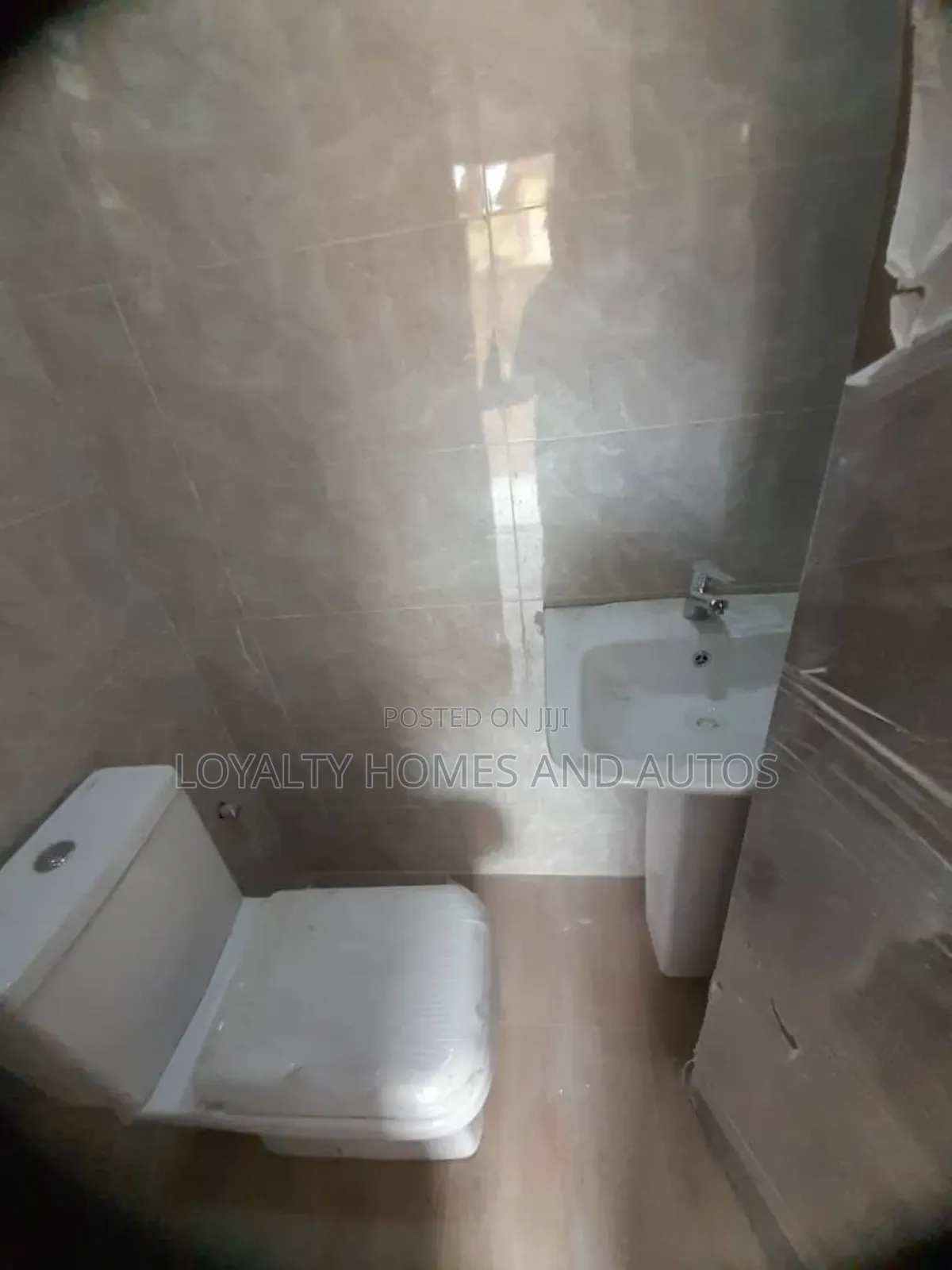 Furnished 4bdrm Duplex in Adeniran Ogunsanya for sale in Adeniran Ogunsanya