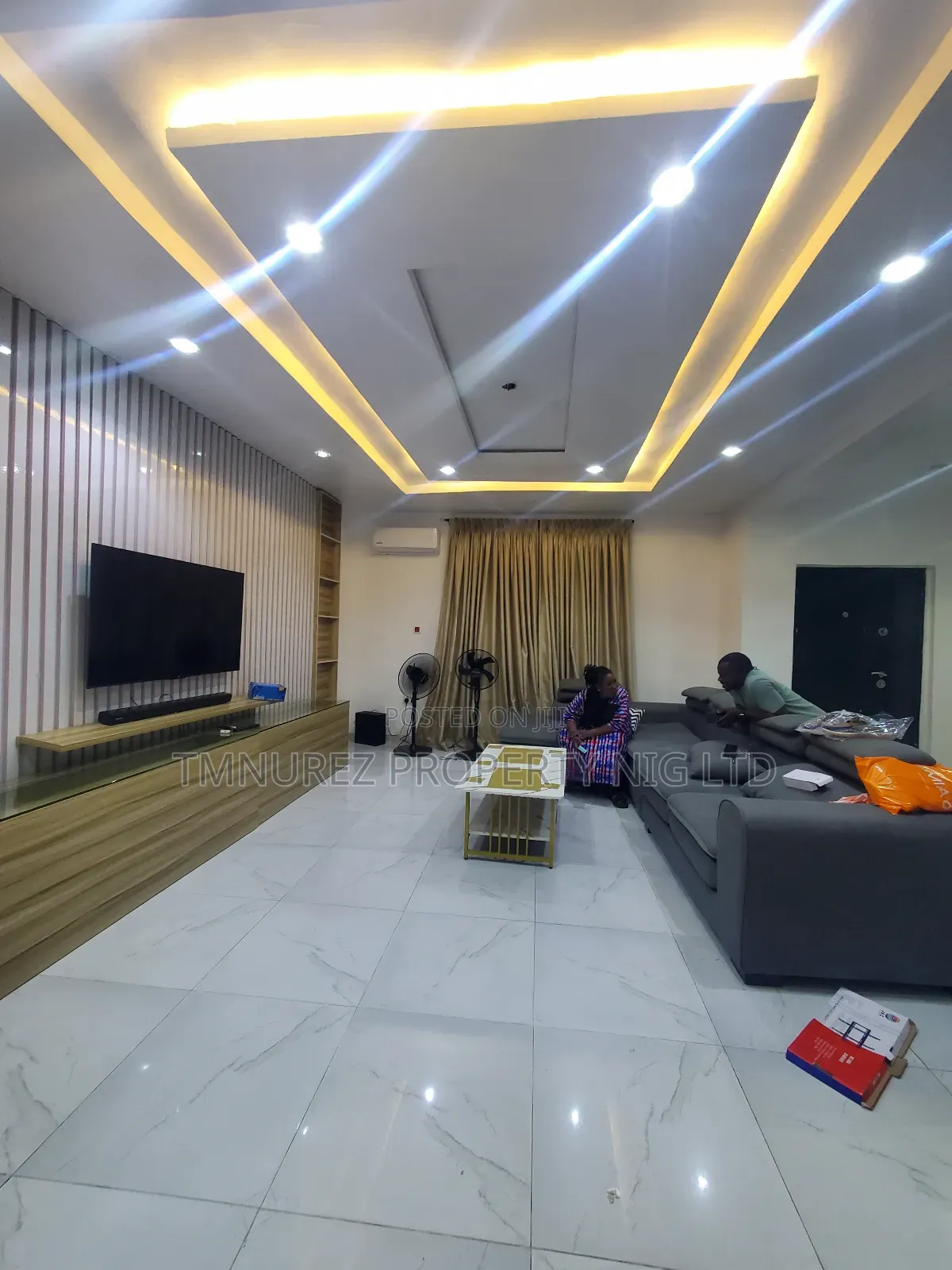 4bdrm Duplex in Chevron Estate for rent in Chevron