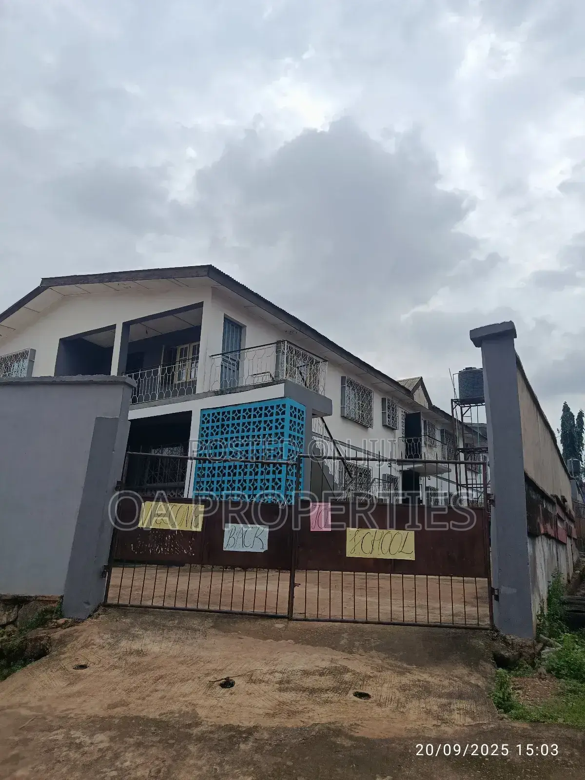 3bdrm Block of Flats in Irepodun, Off for sale in Ibadan