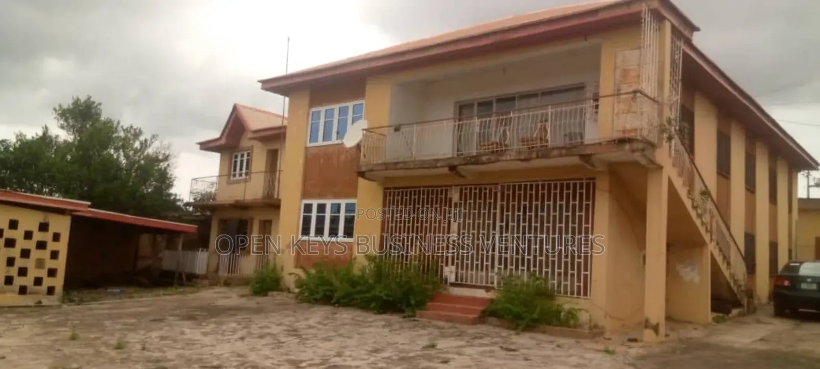 2,200sqm of With Many Building on It at Felele Ibadan in CHallenge / Ibadan