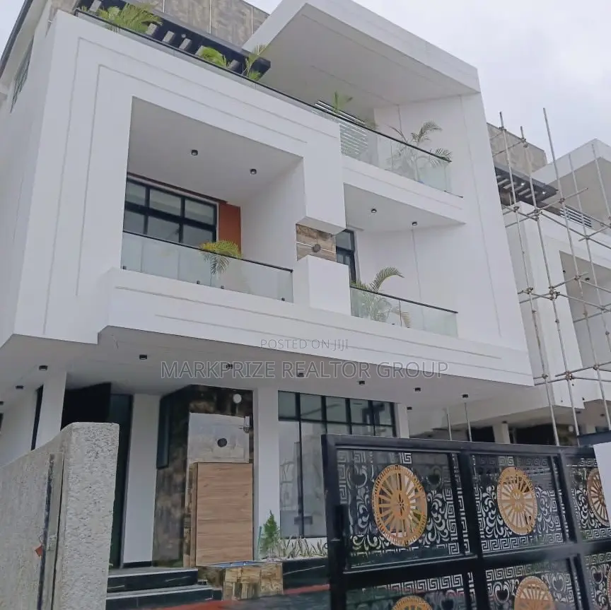6bdrm Duplex in Chevron Lekki Lagos for sale in Chevron