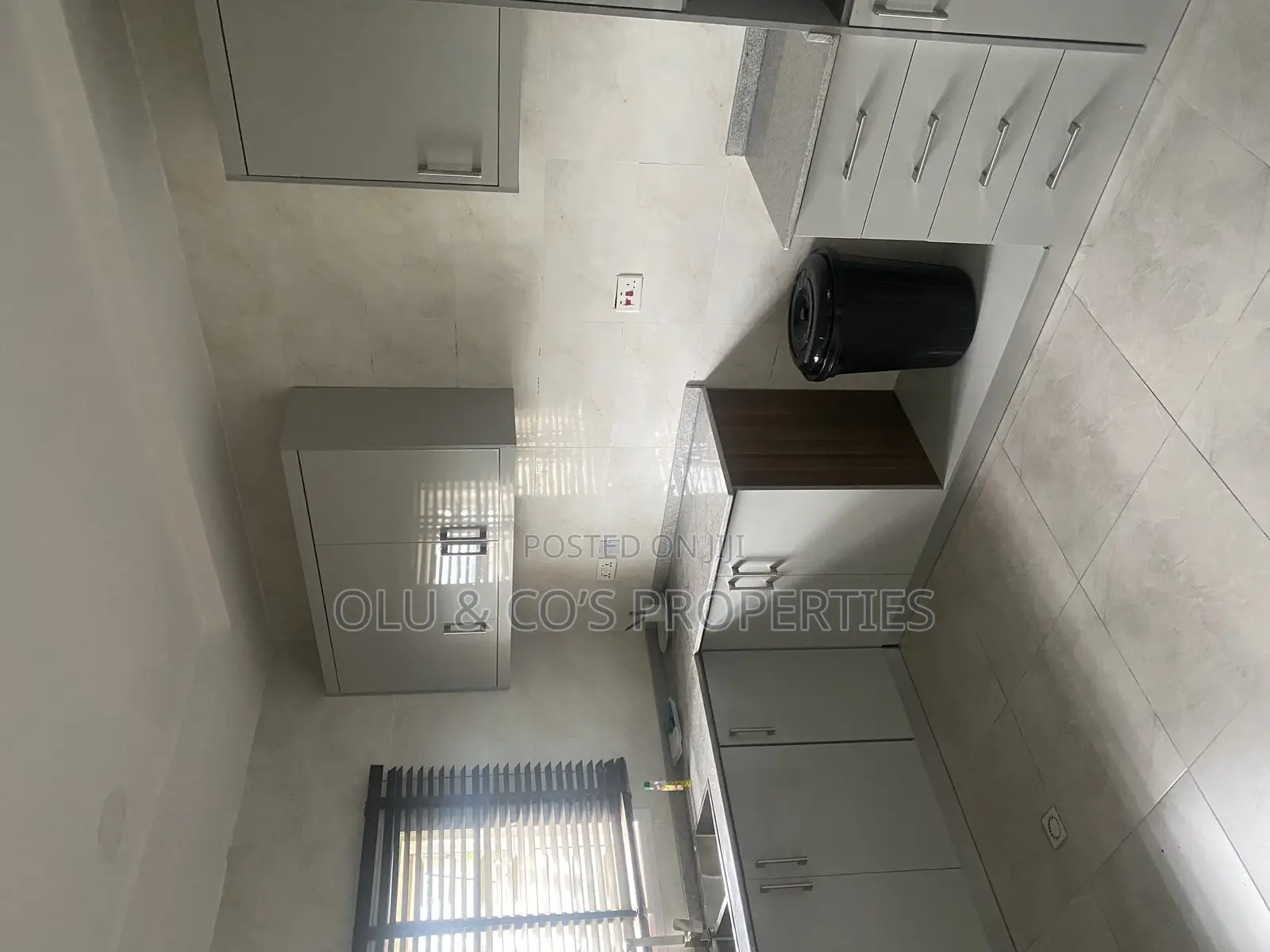 Furnished 3bdrm Block of Flats in Ugahmmahi Court, Galadimawa for rent in Galadimawa