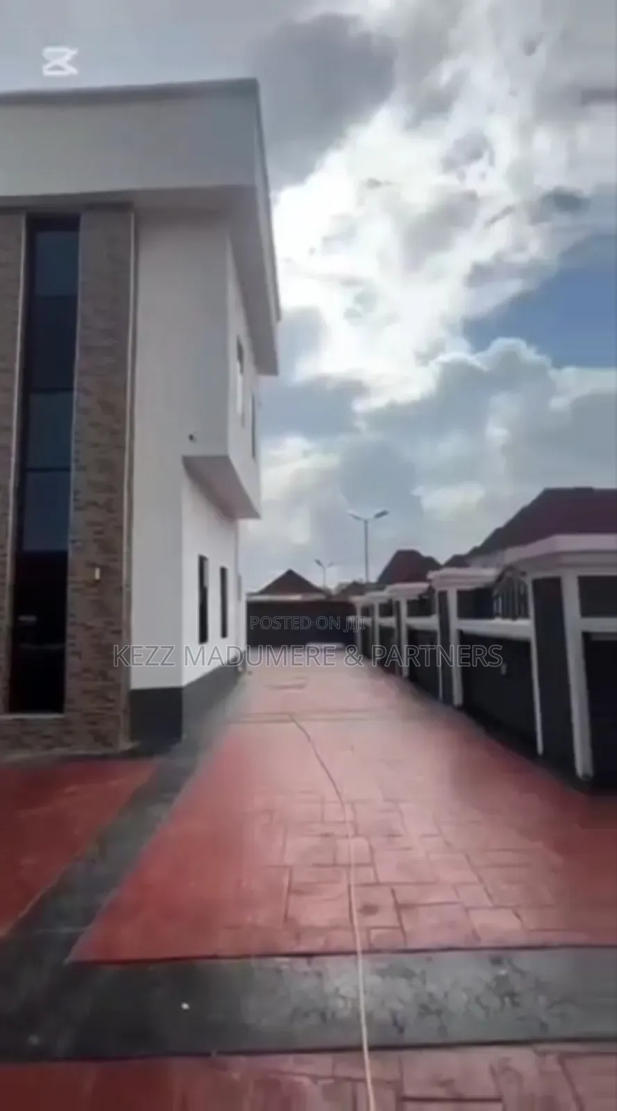 5bdrm Duplex in Helium Estate , for sale in Enugu
