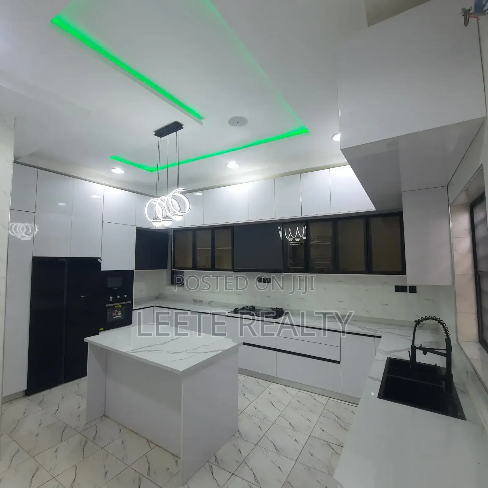 5bdrm Duplex in Wuye for sale in Wuye