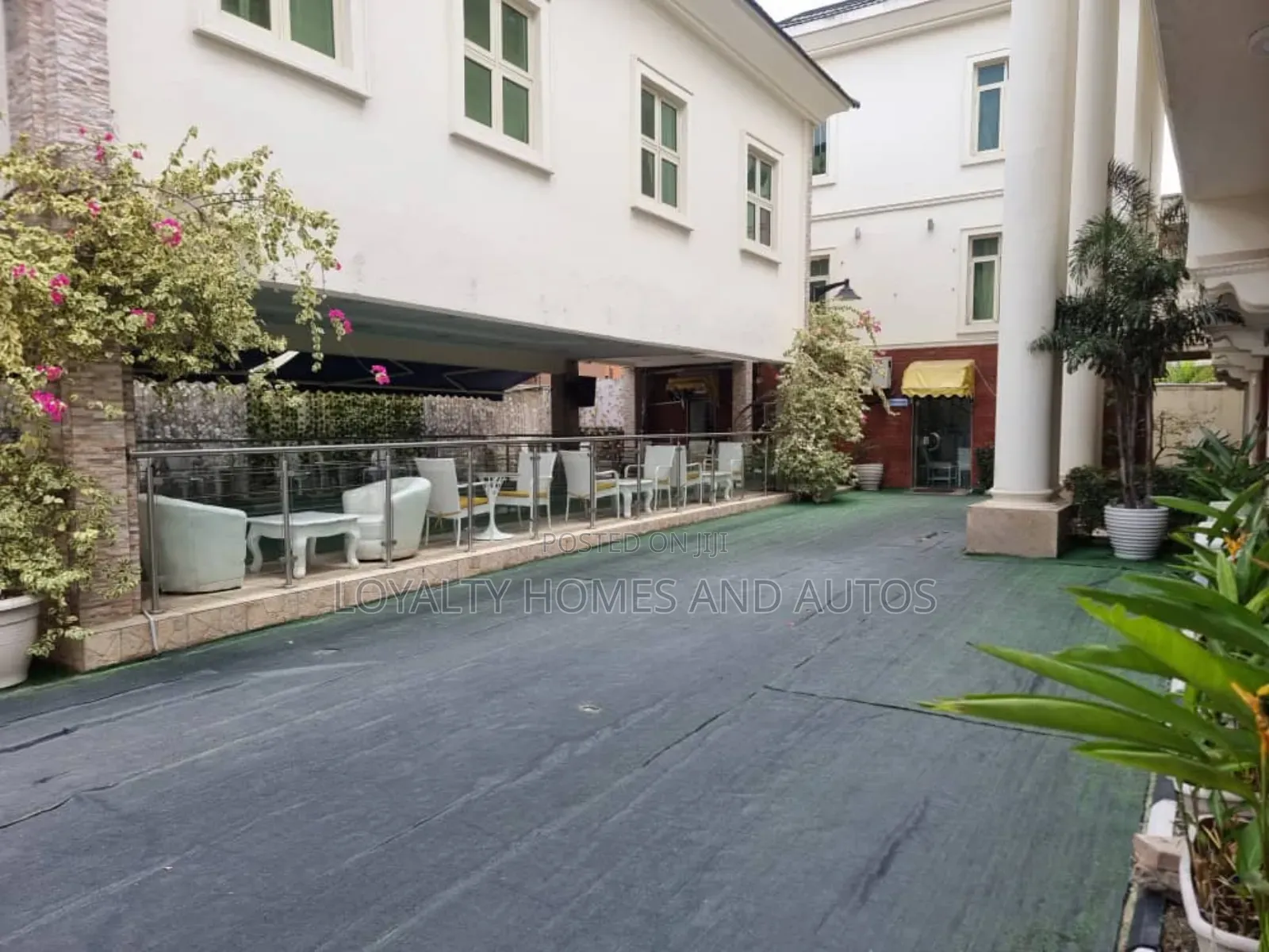 Hotel for Outright Sale in Ikeja Gra Lagos in Ikeja GRA