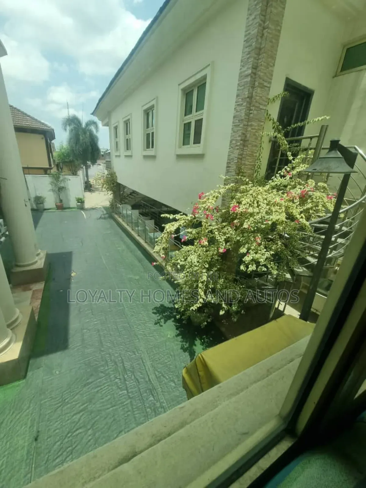Hotel for Outright Sale in Ikeja Gra Lagos in Ikeja GRA