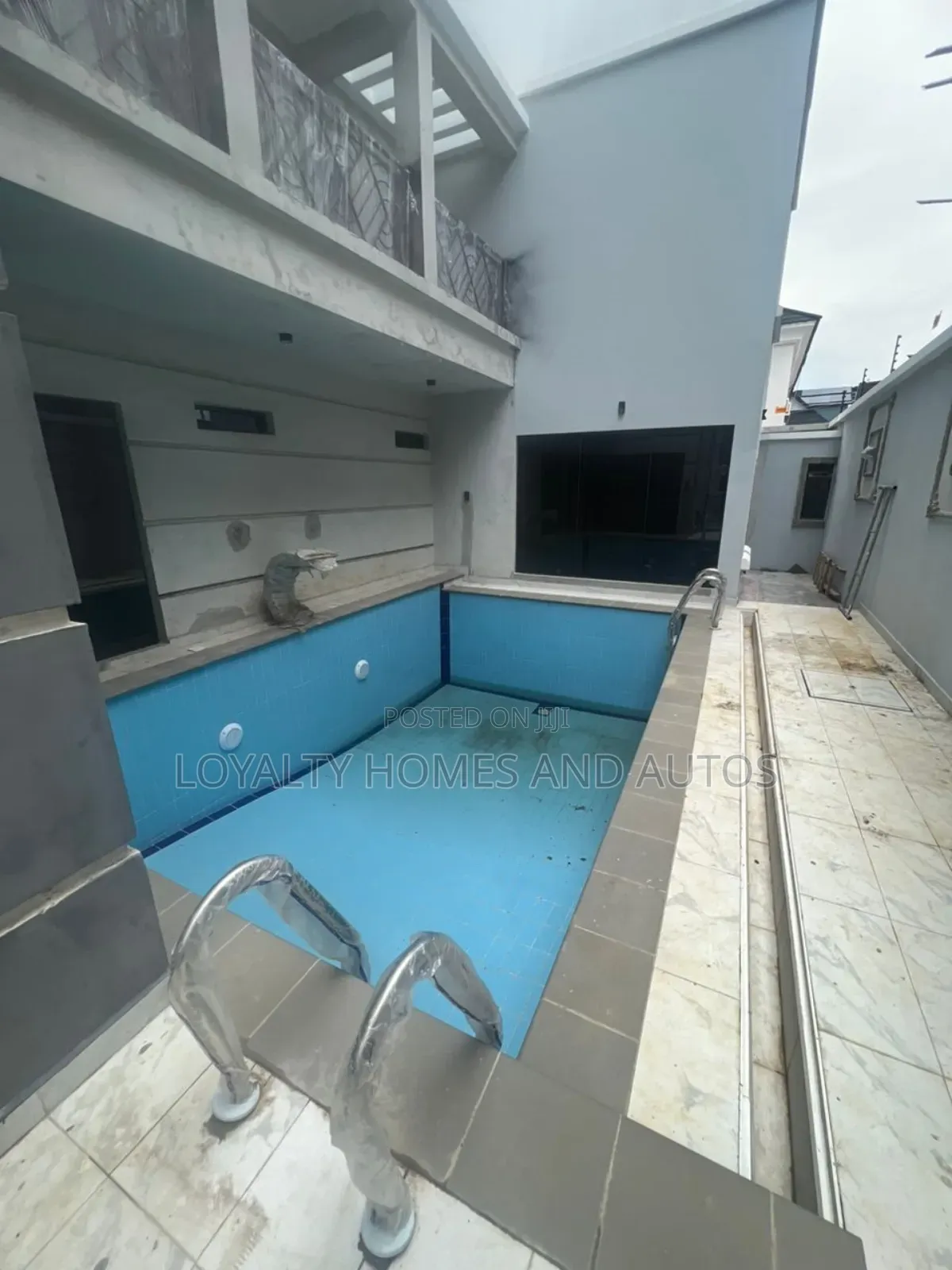 5bdrm Duplex in Omole Phase 1 Ikeja for sale in Omole Phase 1