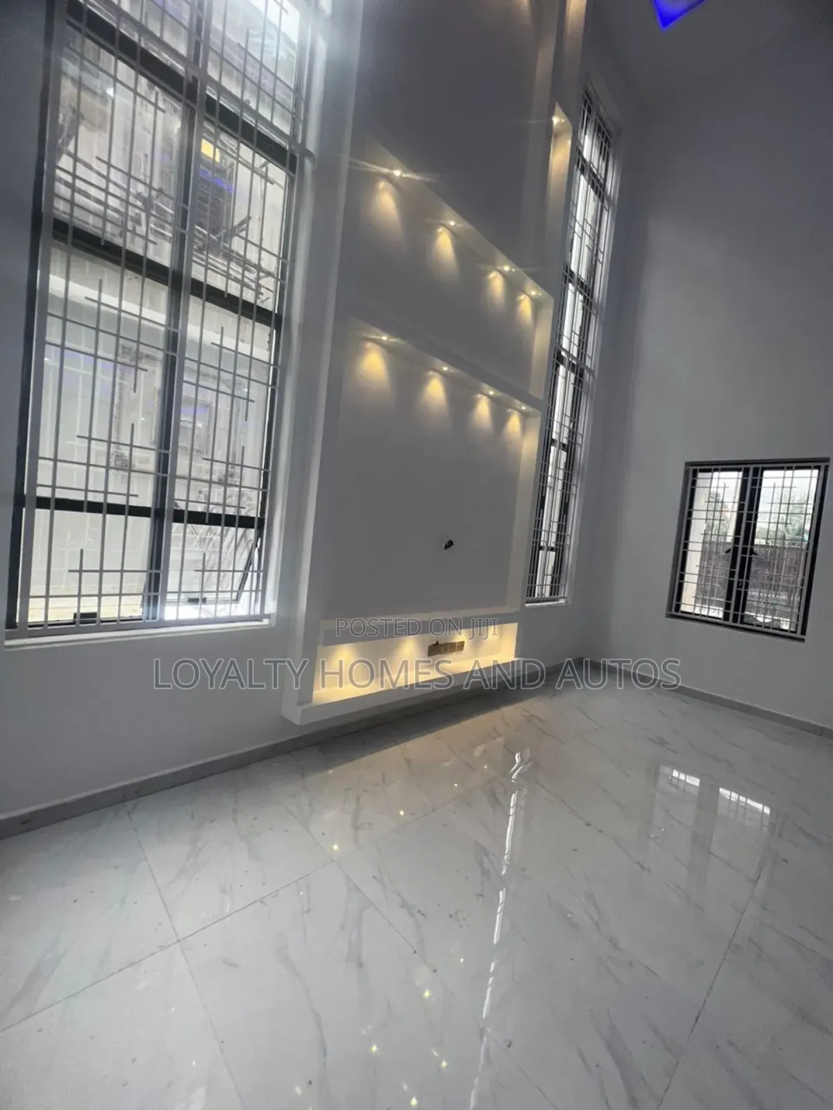 5bdrm Duplex in Omole Phase 1 Ikeja for sale in Omole Phase 1