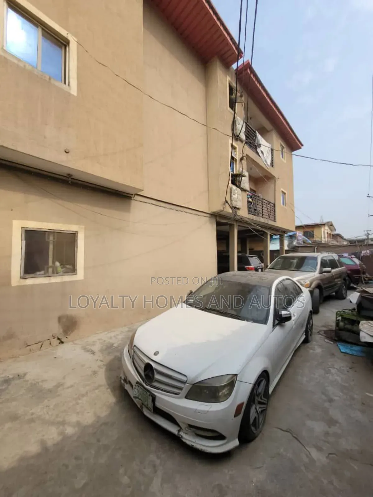 3bdrm Block of Flats in Isolo Lagos for sale in Isolo