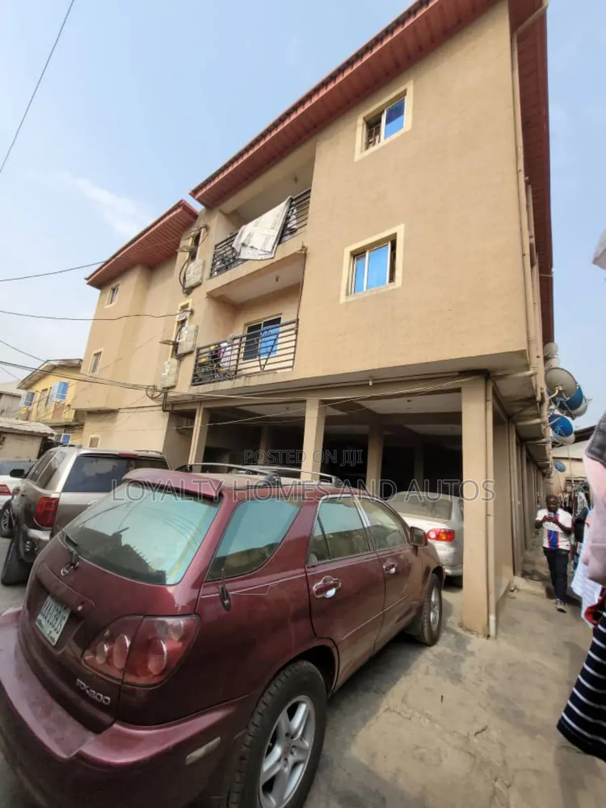 3bdrm Block of Flats in Isolo Lagos for sale in Isolo