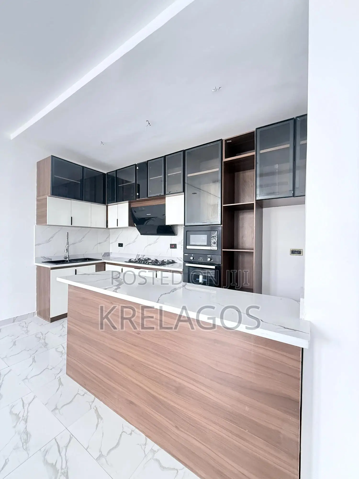 4bdrm Duplex in Ikate for sale in Ikate