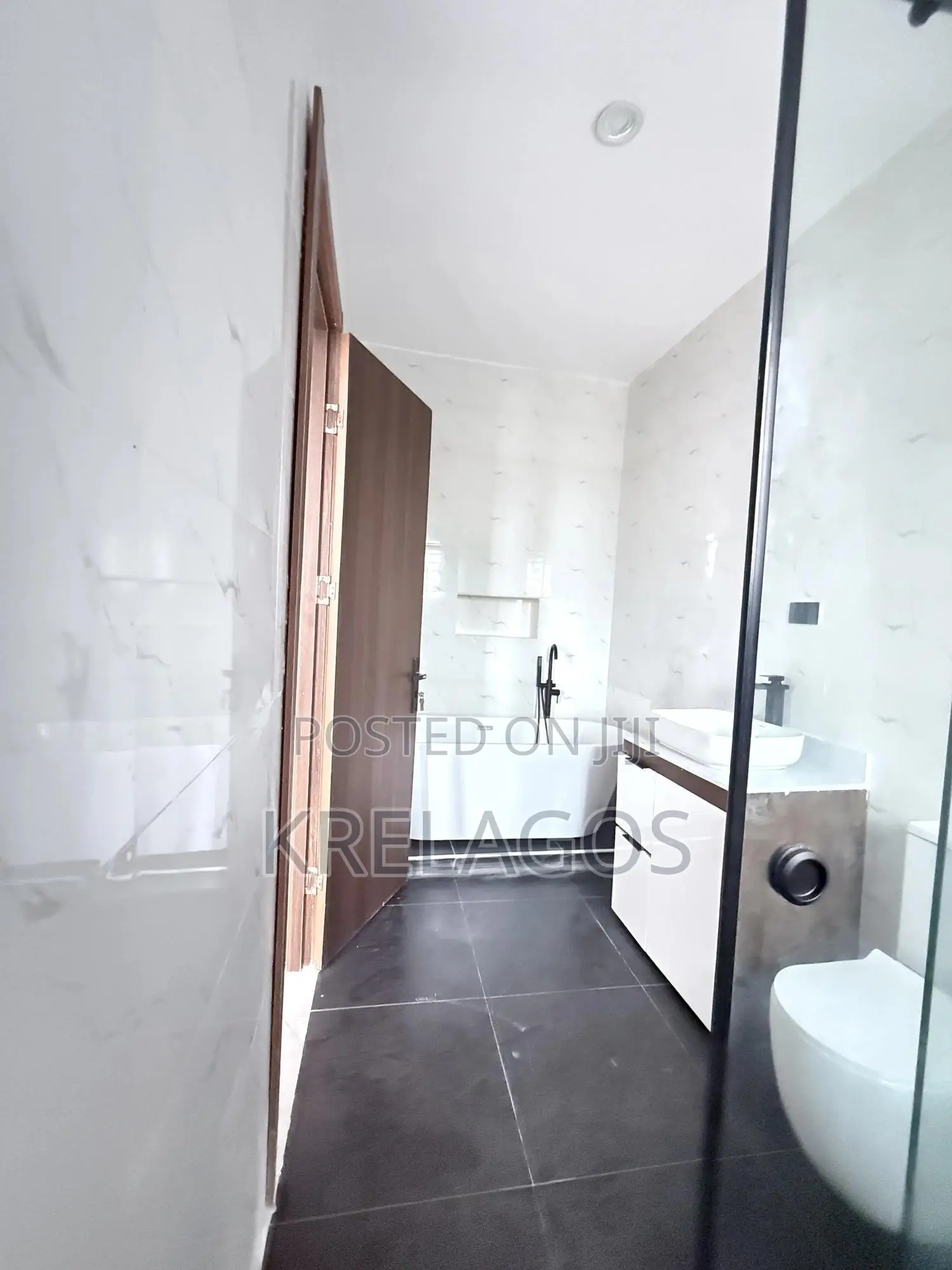 4bdrm Duplex in Ikate for sale in Ikate