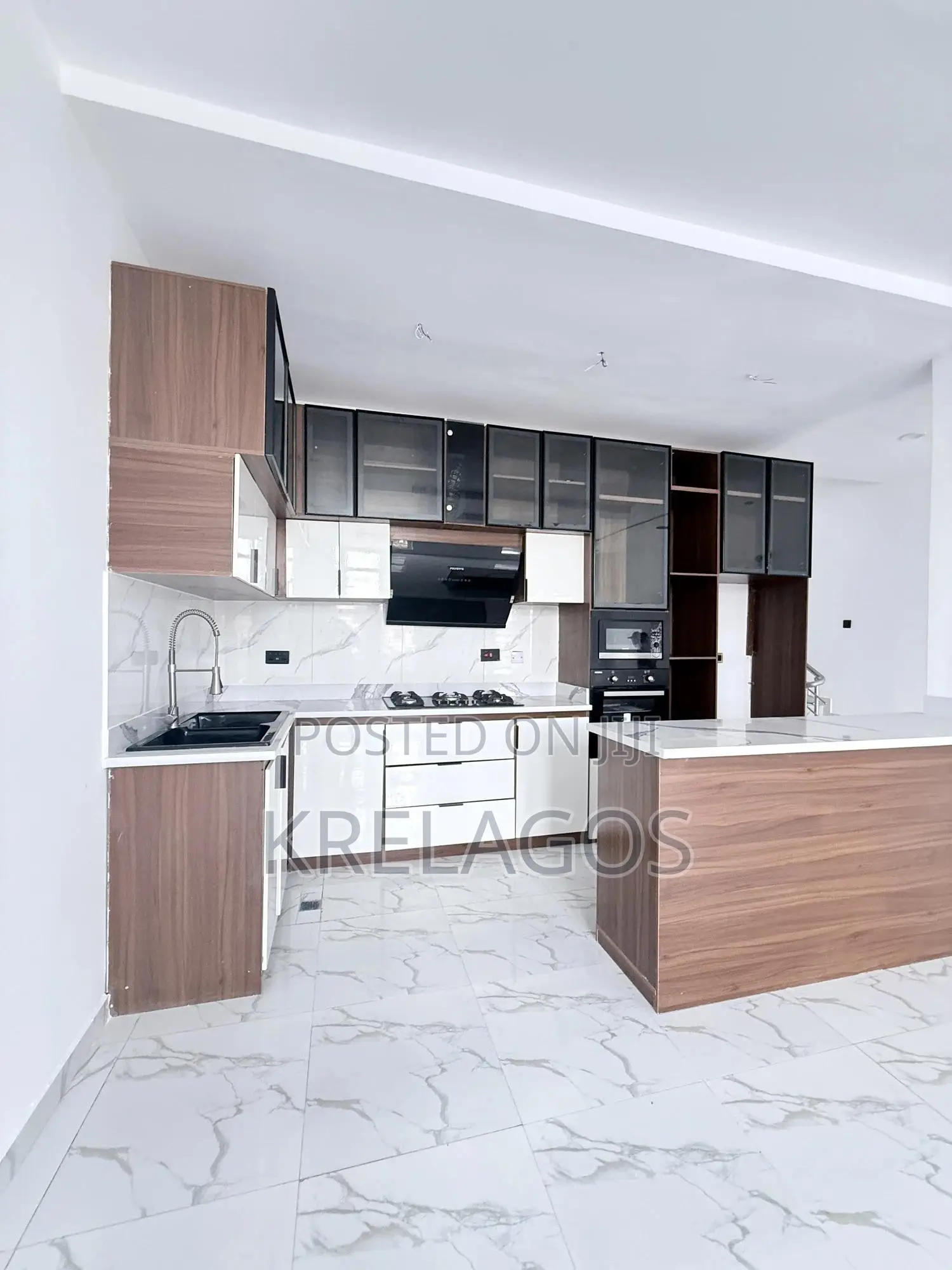 4bdrm Duplex in Ikate for sale in Ikate