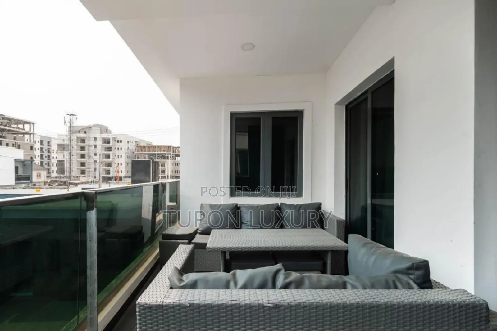 Luxury 2bedroom With Pool, Ps5 and Beautiful Balcony View in Lekki Phase 1