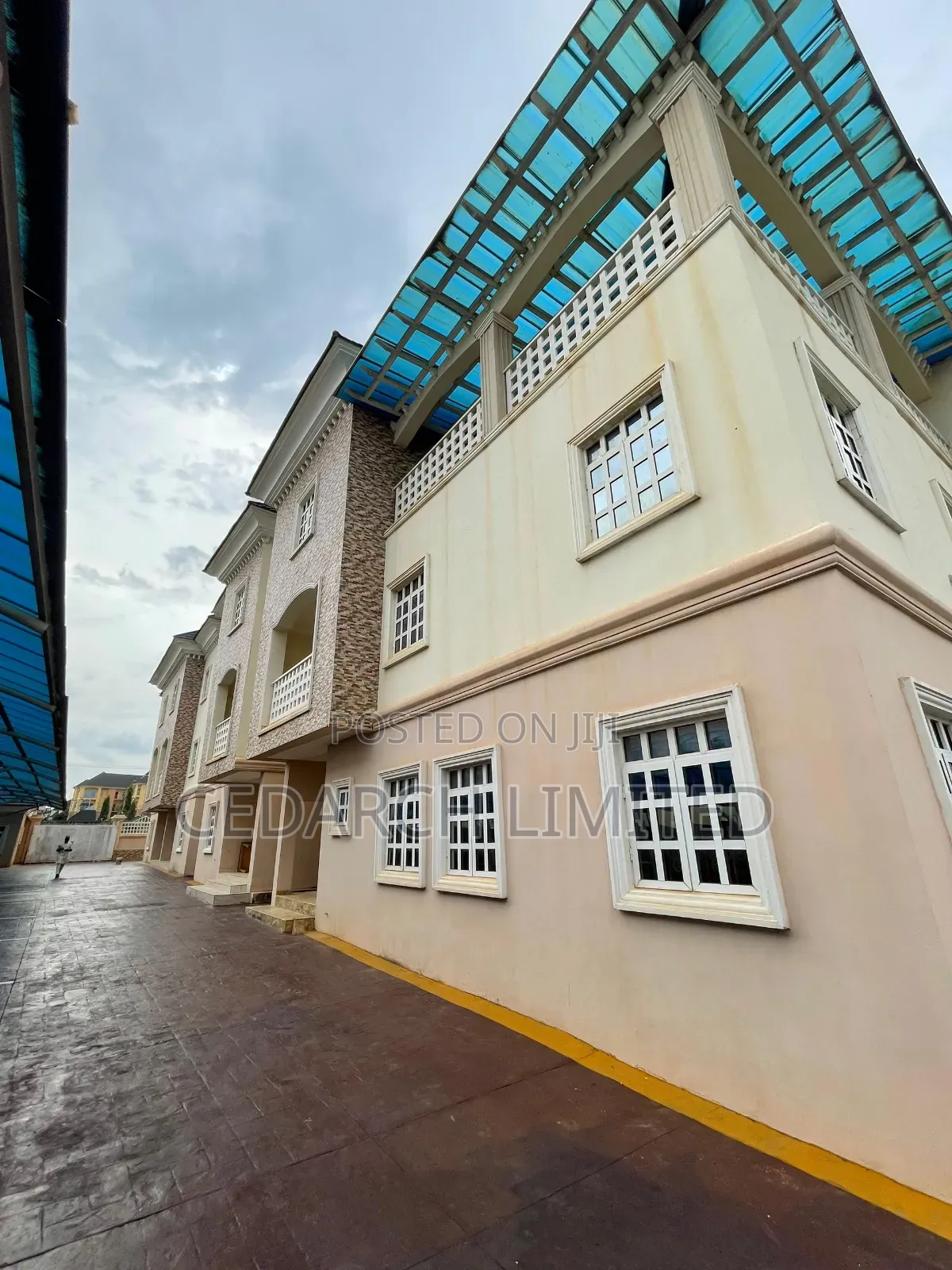6bdrm Duplex in Kado for sale in Kado