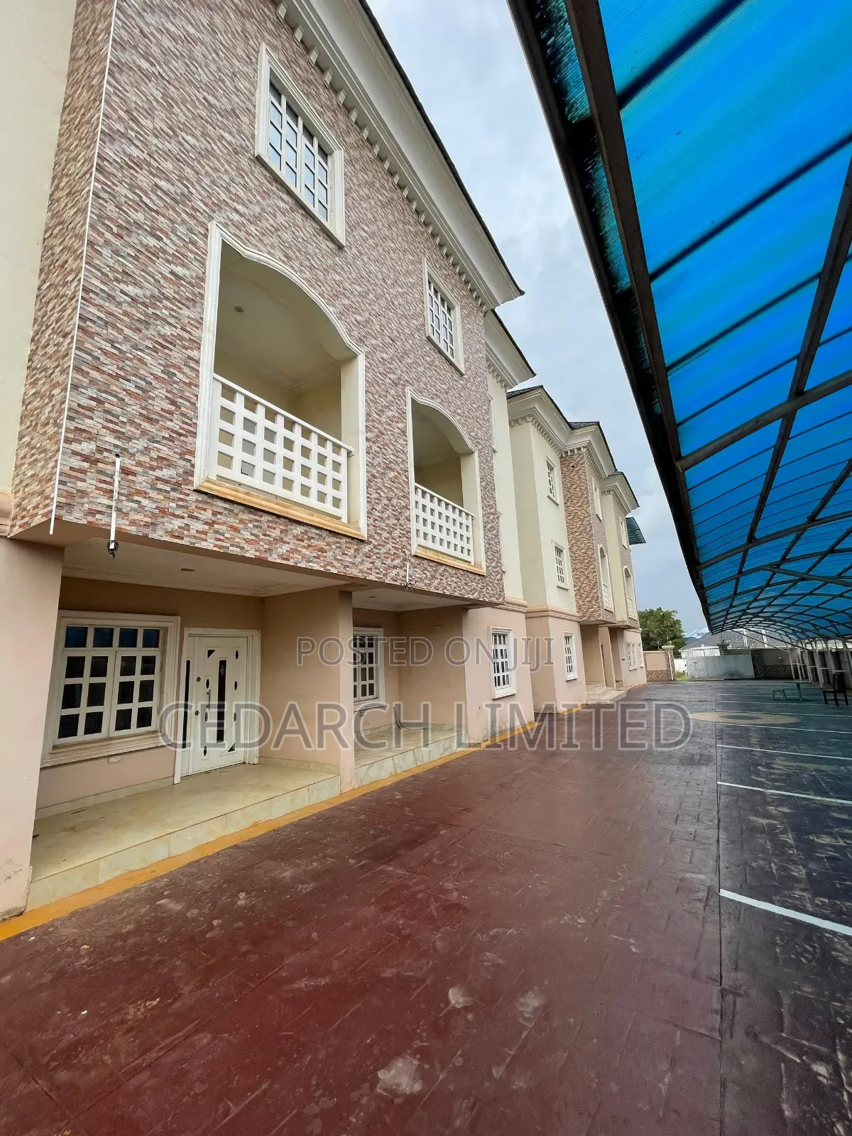 6bdrm Duplex in Kado for sale in Kado