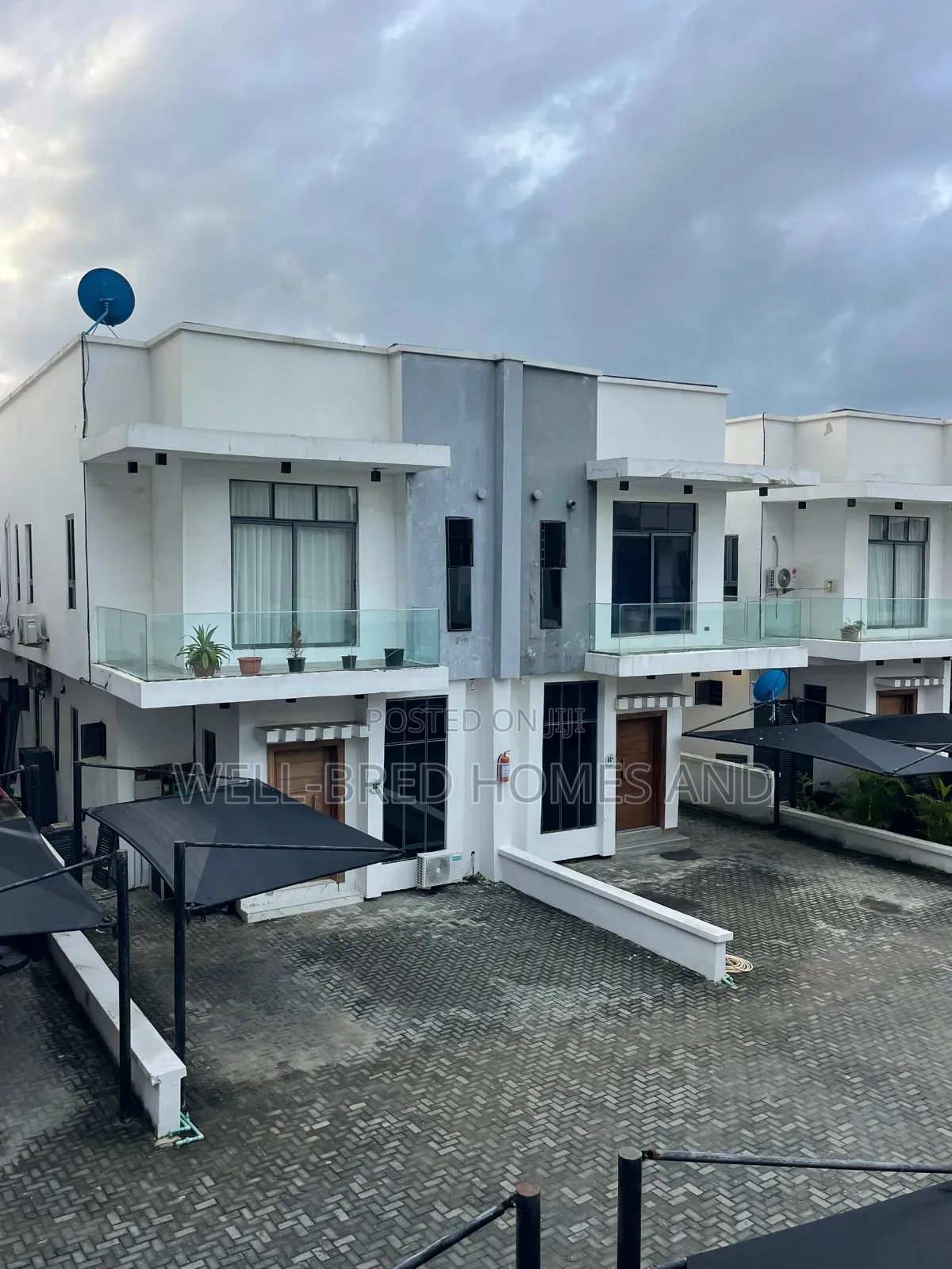 4bdrm Duplex in Osapa Lekki Lagos for rent in Lekki