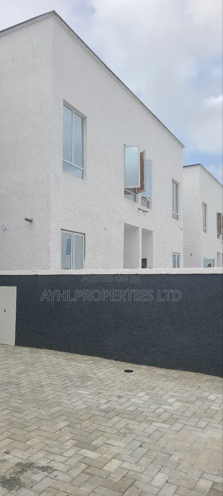 3bdrm Duplex in Capital Garden, Lekki Expressway for sale in Lekki Expressway