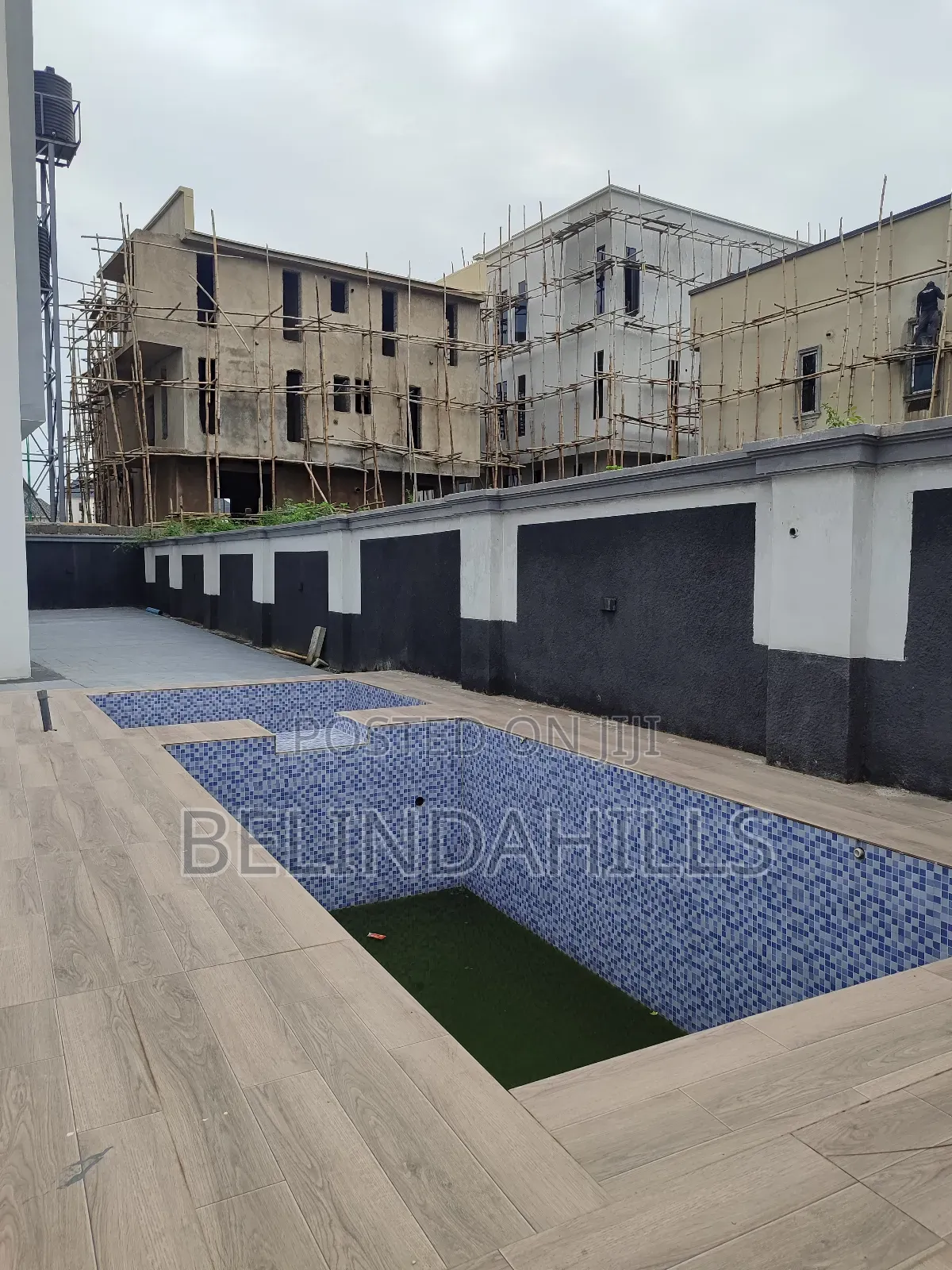 5bdrm Duplex in Apo Resettlement for sale in Apo Resettlement