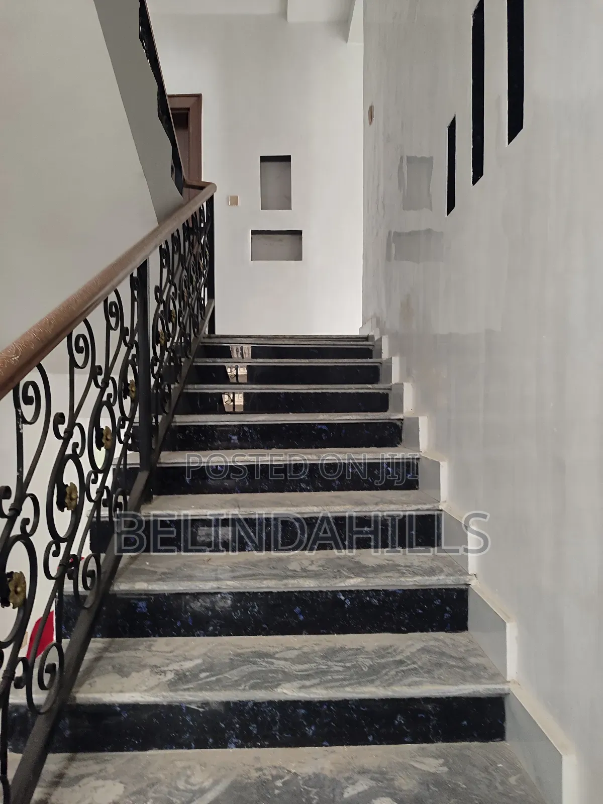 5bdrm Duplex in Apo Resettlement for sale in Apo Resettlement