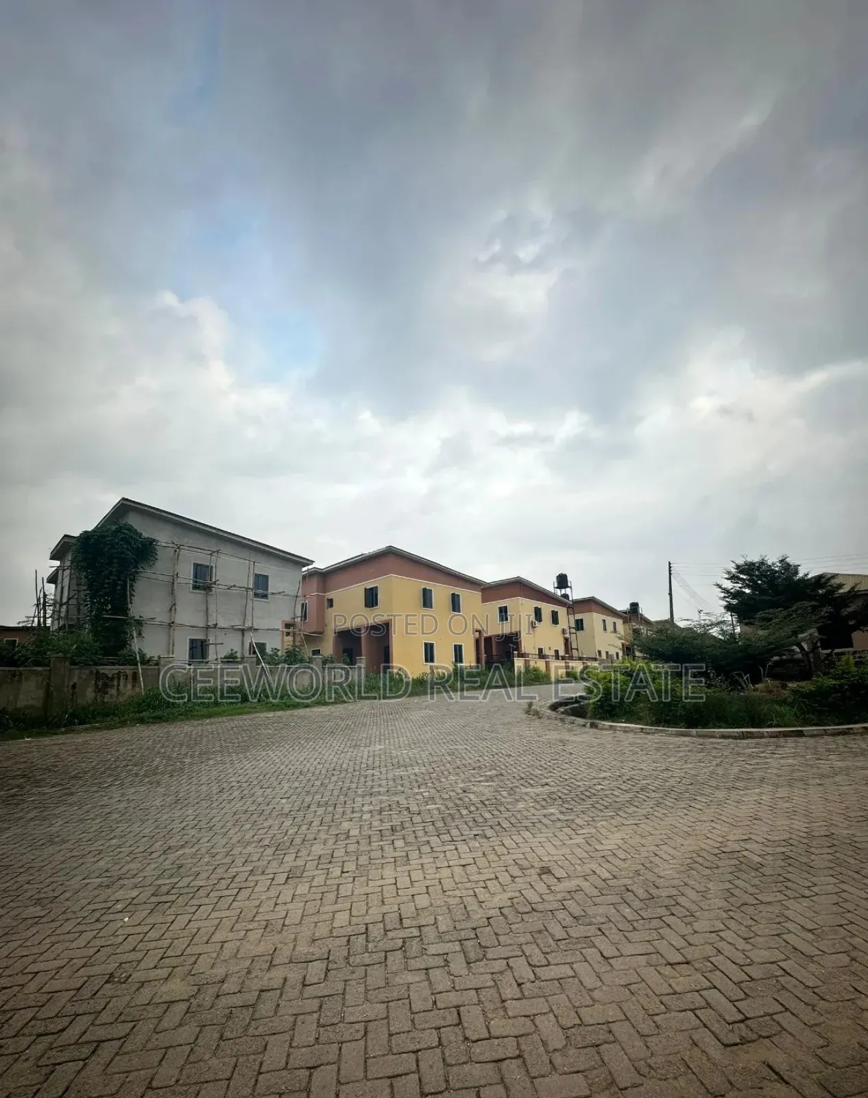 Over 4093 SQM About 8plots of Land in Jericho Gra Band A in Jericho