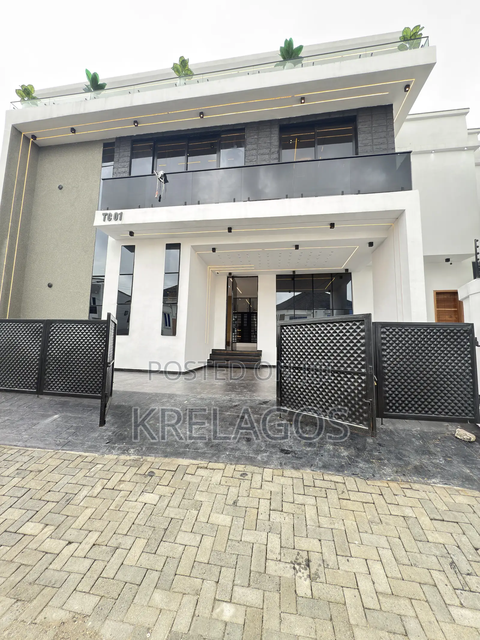 5bdrm Duplex in Ado / Ajah for sale in Ado / Ajah