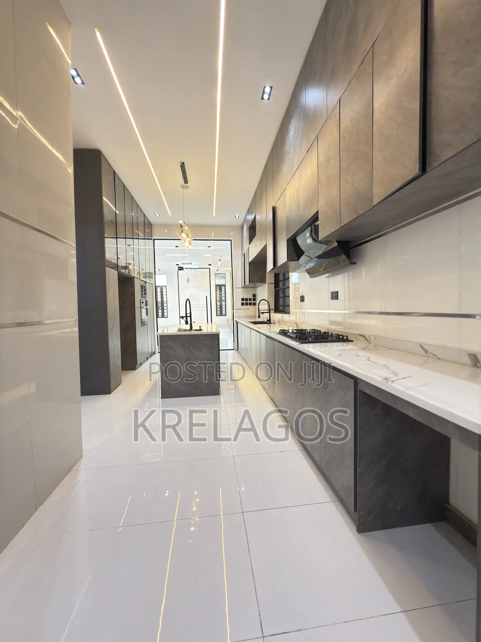 5bdrm Duplex in Ado / Ajah for sale in Ado / Ajah