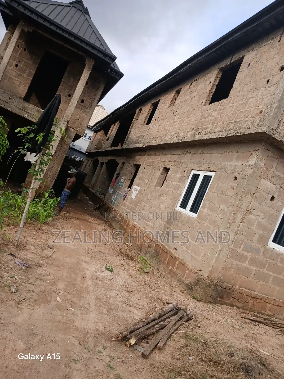8bdrm House in Evergreen Estate, Alimosho for sale in Alimosho