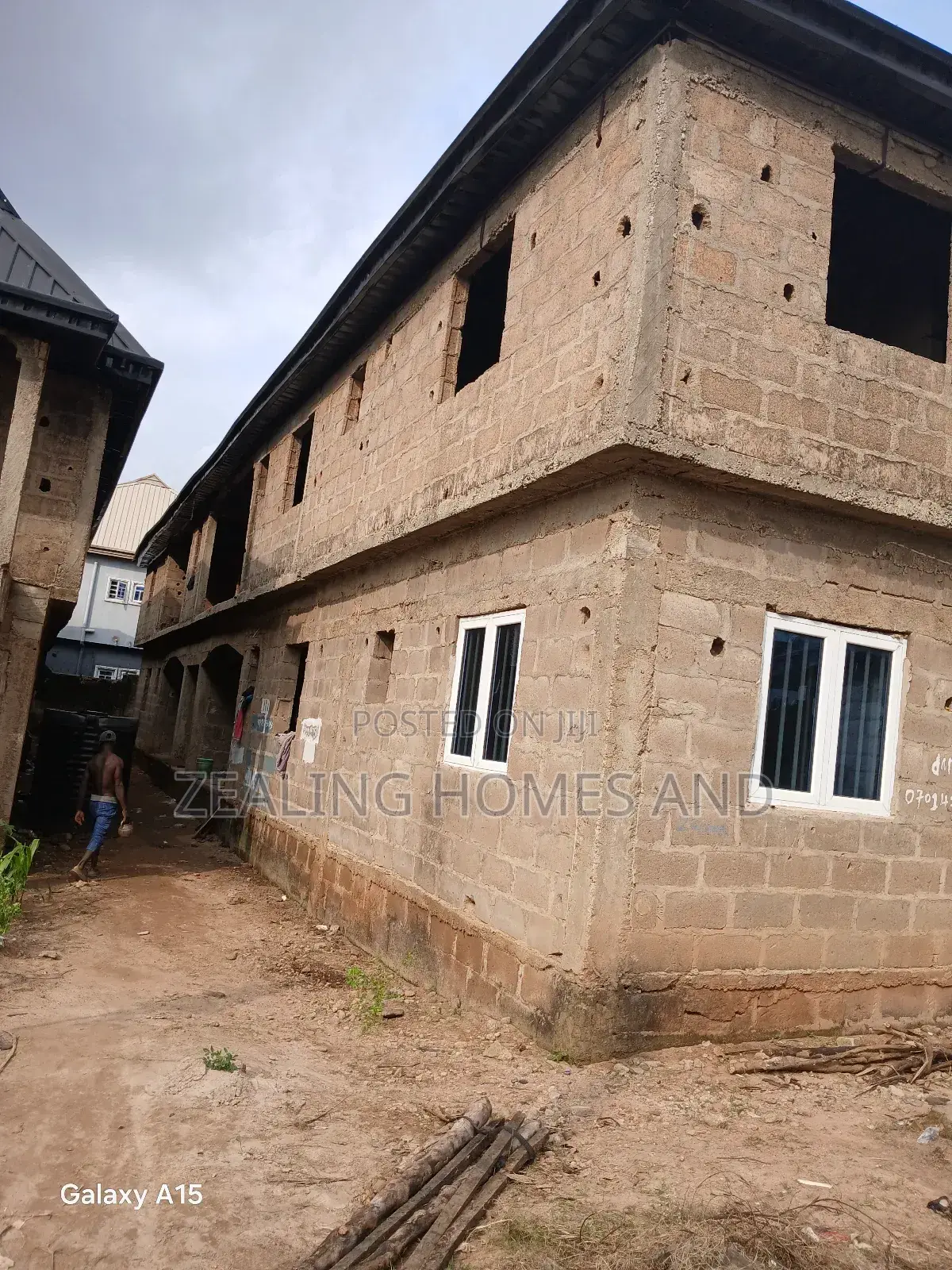 8bdrm House in Evergreen Estate, Alimosho for sale in Alimosho