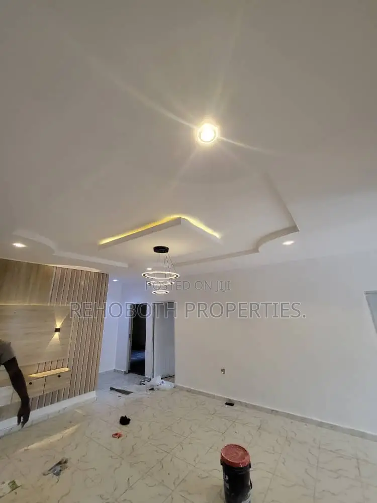 4bdrm Bungalow in Olofa Royal Estate, Akala Express for sale in Akala Express