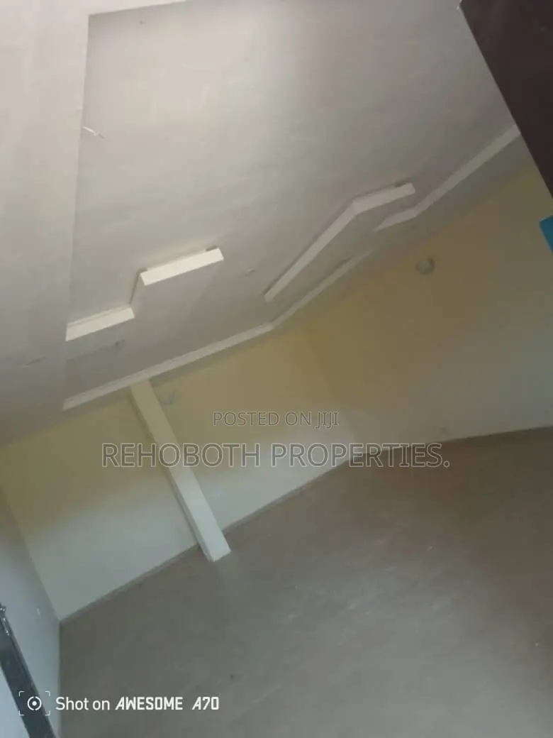 3bdrm Apartment in Hassan Block Elebu, Akala Express for rent in Akala Express