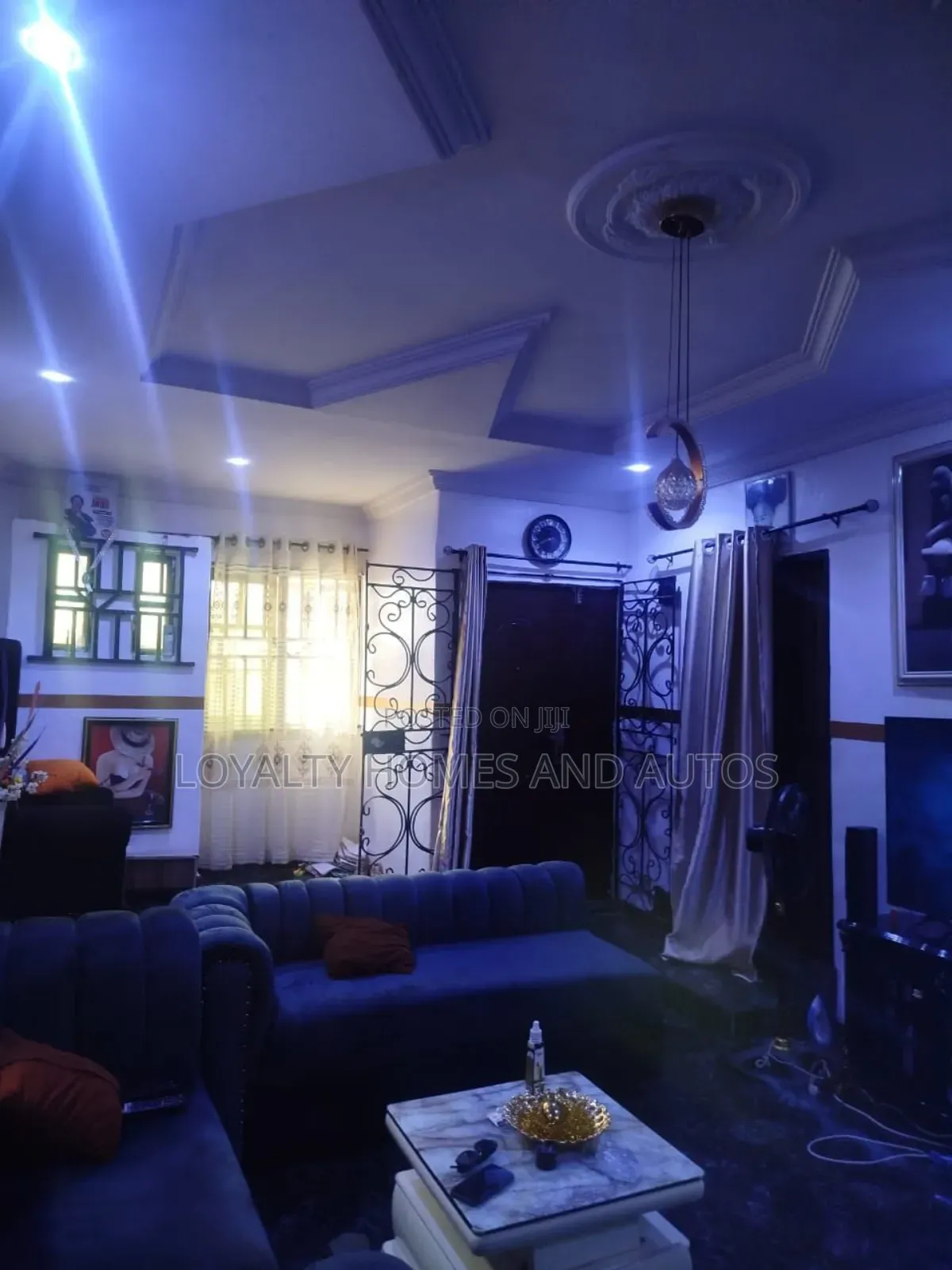 3bdrm Block of Flats in Surulere Lagos for sale in Surulere