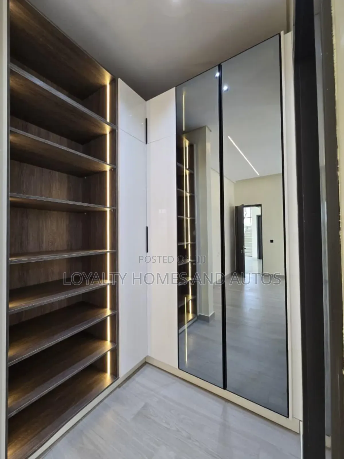 5bdrm Mansion in Chevron Lekki Lagos for sale in Lekki