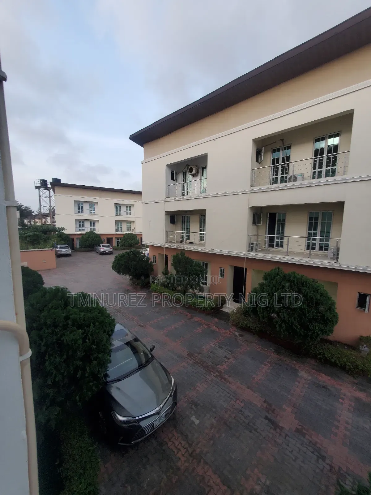 Studio Apartment in Chevron Estate for rent in Chevron