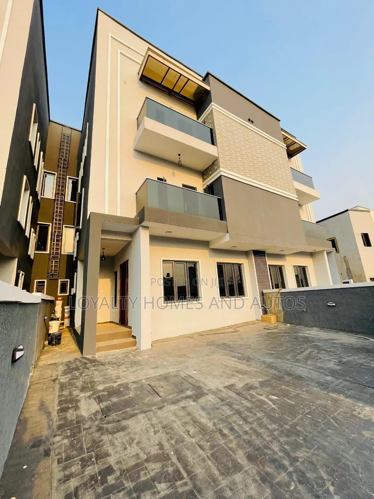4bdrm Duplex in Magodo Phase 2 for sale in GRA Phase 2 Shangisha