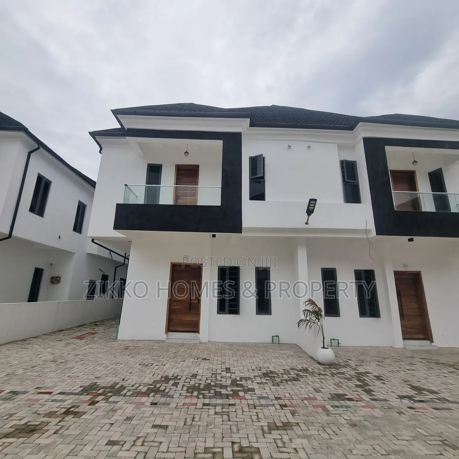4bdrm Duplex in Harris Drive, Lekki for sale in Lekki