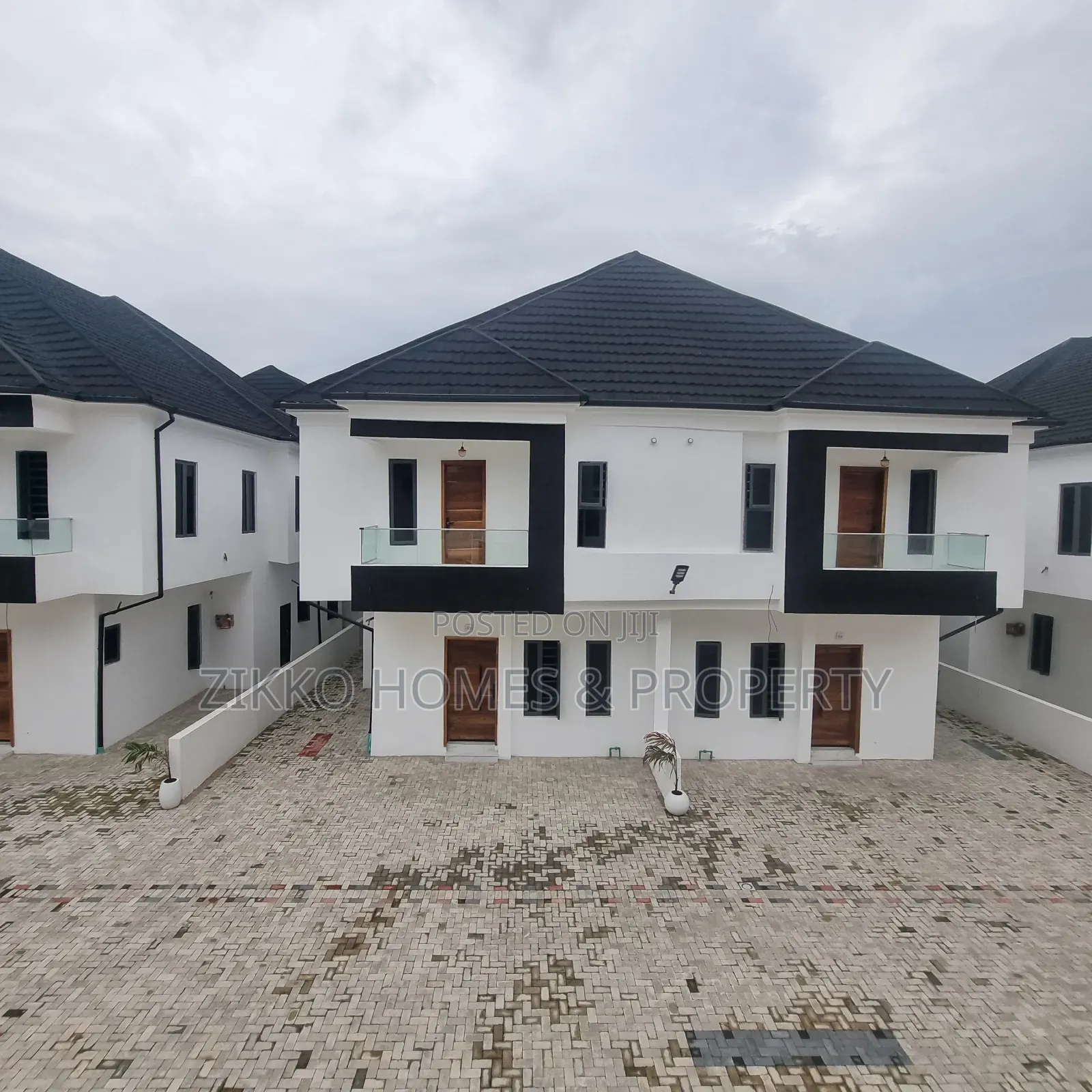 4bdrm Duplex in Harris Drive, Lekki for sale in Lekki