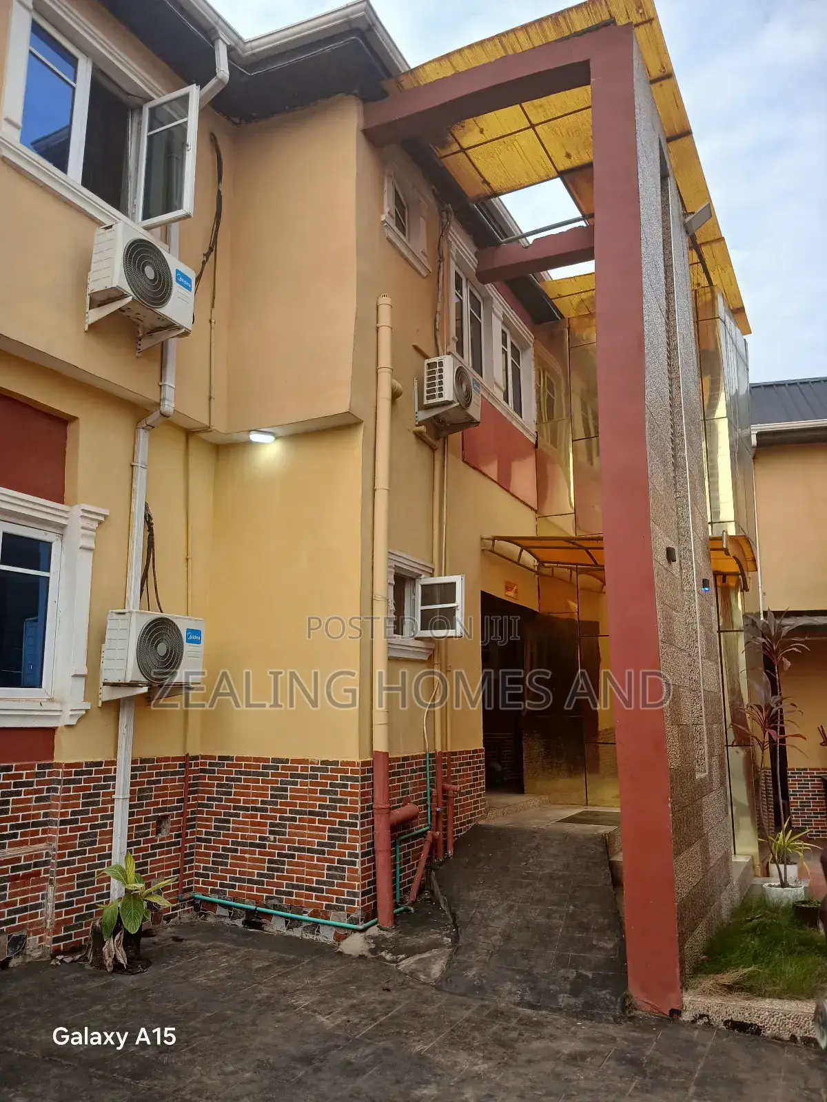 Hotel for Sale in Alimosho